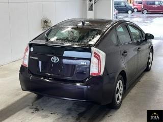 2013 Toyota Prius - Thumbnail