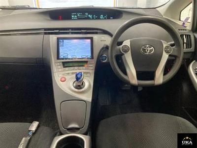 2013 Toyota Prius - Thumbnail