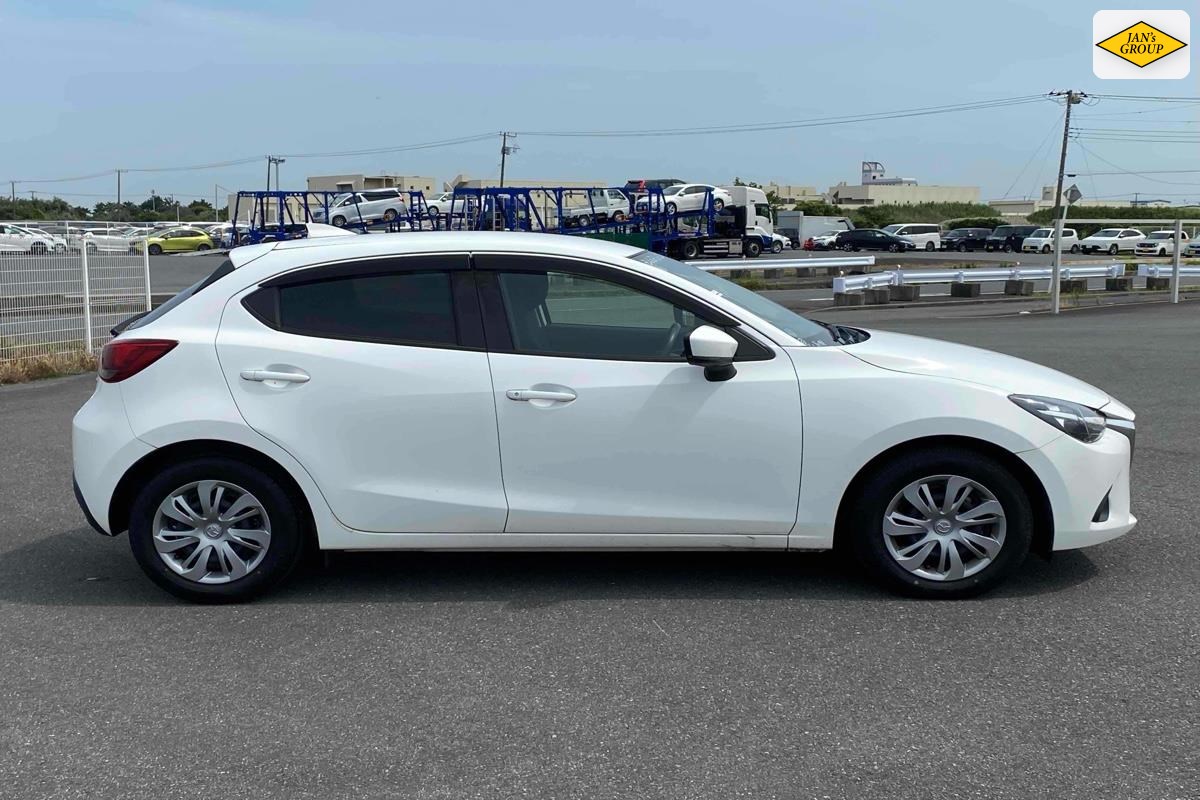 2019 Mazda Demio