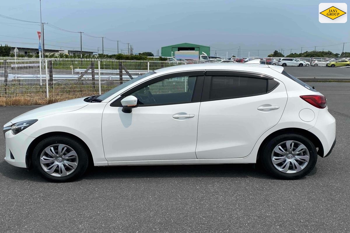 2019 Mazda Demio