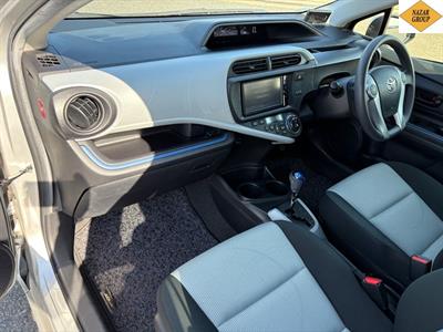 2014 Toyota Aqua - Thumbnail