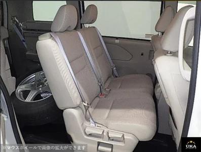 2017 Nissan Serena - Thumbnail