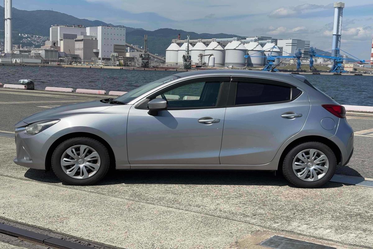 2016 Mazda Demio