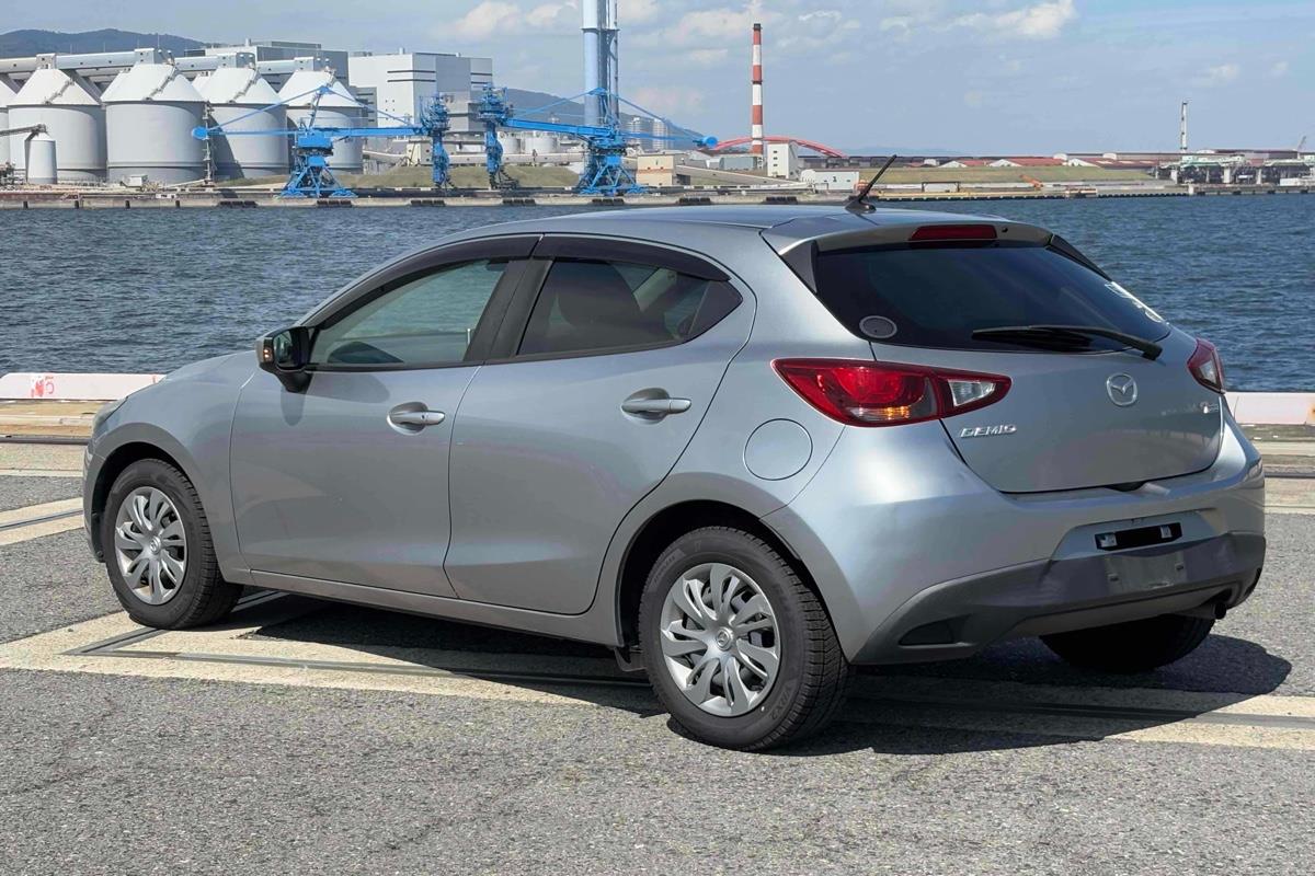 2016 Mazda Demio