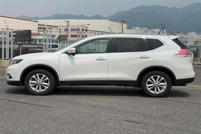 2017 Nissan X-Trail - Thumbnail
