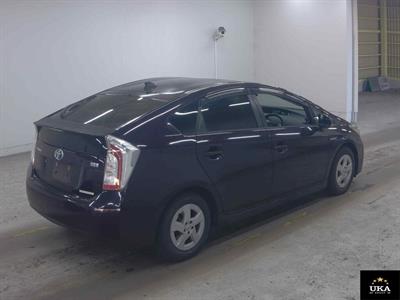 2013 Toyota Prius - Thumbnail