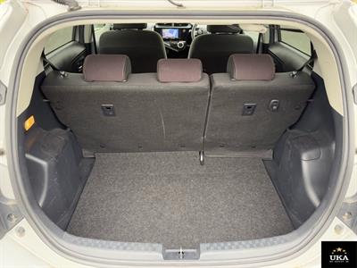 2018 Toyota Aqua - Thumbnail