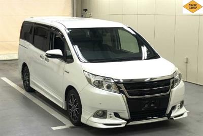 2015 Toyota Esquire - Thumbnail