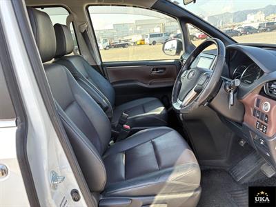 2015 Toyota Esquire - Thumbnail