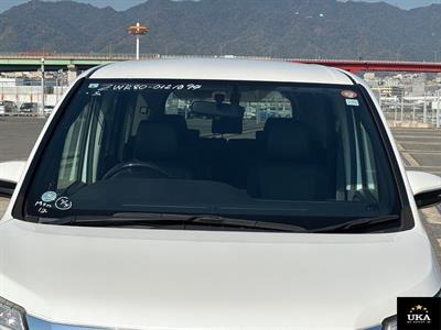 2015 Toyota Esquire - Thumbnail