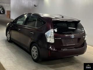2013 Toyota Prius - Thumbnail
