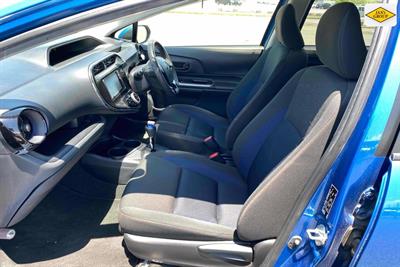 2020 Toyota Aqua - Thumbnail