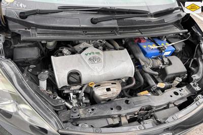 2016 Toyota Sienta - Thumbnail