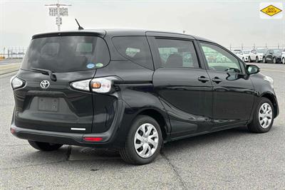 2016 Toyota Sienta - Thumbnail