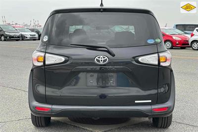 2016 Toyota Sienta - Thumbnail