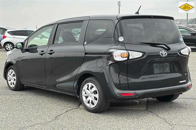 2016 Toyota Sienta - Thumbnail