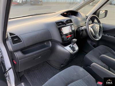 2015 Nissan Serena - Thumbnail