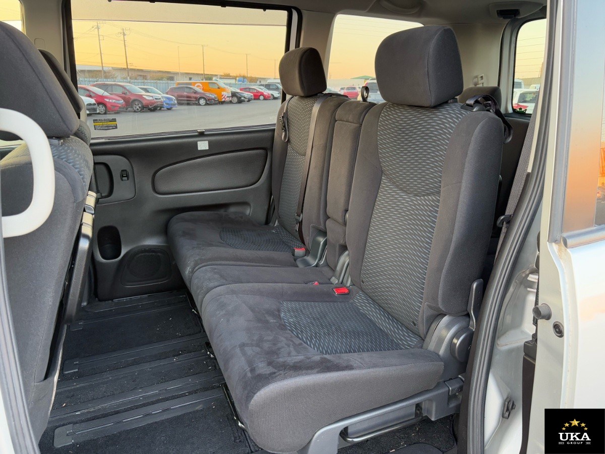 2015 Nissan Serena