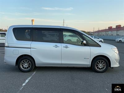2015 Nissan Serena - Thumbnail
