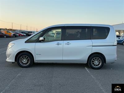 2015 Nissan Serena - Thumbnail
