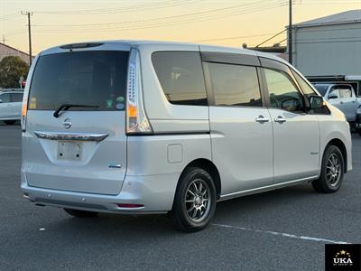 2015 Nissan Serena - Thumbnail