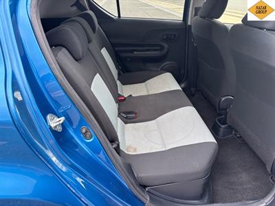 2013 Toyota Aqua - Thumbnail