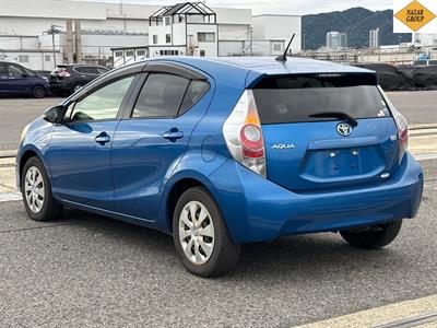 2013 Toyota Aqua - Thumbnail