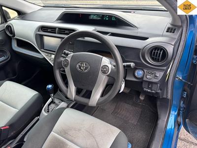 2013 Toyota Aqua - Thumbnail
