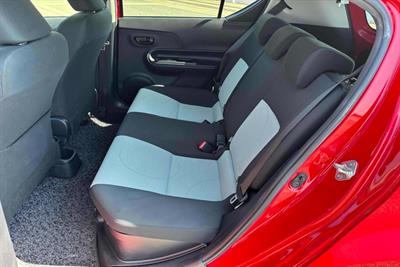 2014 Toyota Aqua - Thumbnail