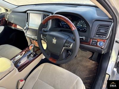 2013 Toyota Crown - Thumbnail