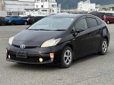 2014 Toyota Prius - Thumbnail
