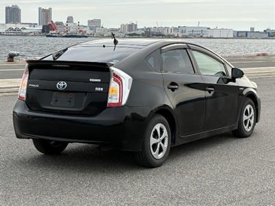 2014 Toyota Prius - Thumbnail