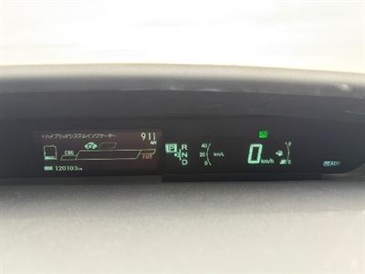 2014 Toyota Prius - Thumbnail