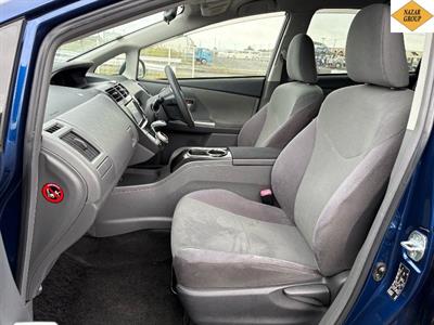 2012 Toyota Prius - Thumbnail