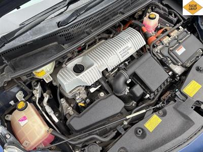 2012 Toyota Prius - Thumbnail