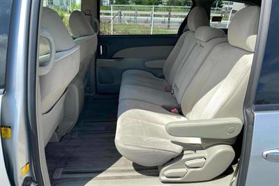 2012 Toyota Estima - Thumbnail