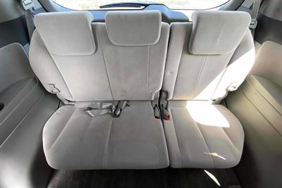 2012 Toyota Estima - Thumbnail