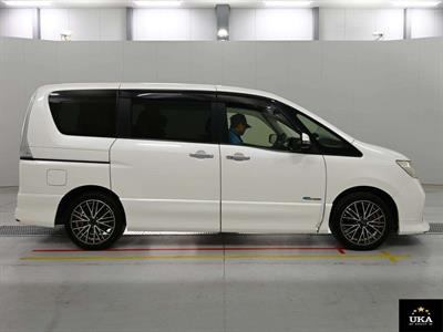 2013 Nissan Serena - Thumbnail