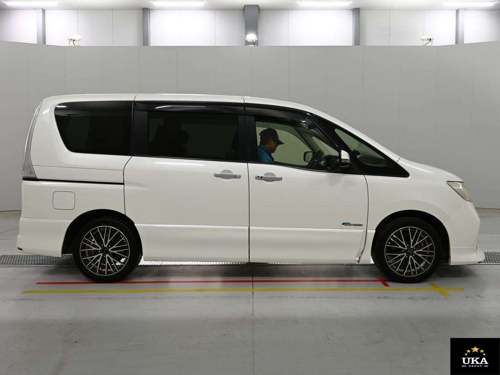 2013 Nissan Serena
