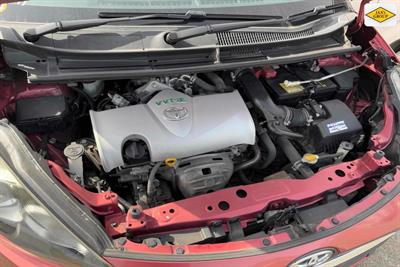 2016 Toyota Sienta - Thumbnail