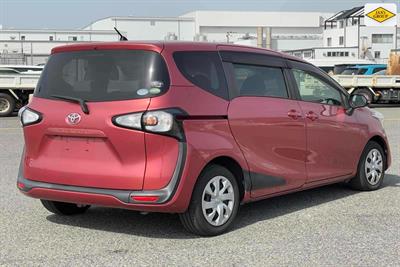 2016 Toyota Sienta - Thumbnail