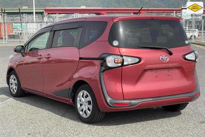 2016 Toyota Sienta - Thumbnail