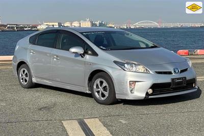 2013 Toyota Prius - Thumbnail