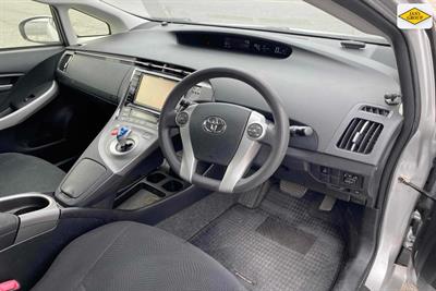 2013 Toyota Prius - Thumbnail