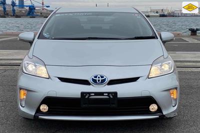 2013 Toyota Prius - Thumbnail
