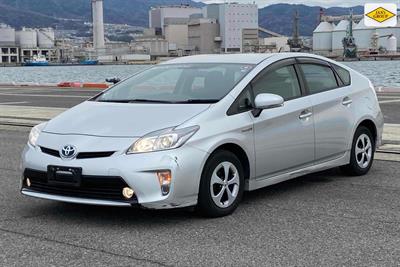 2013 Toyota Prius - Thumbnail