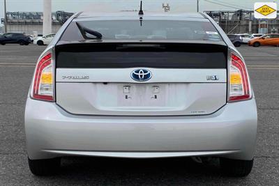2013 Toyota Prius - Thumbnail