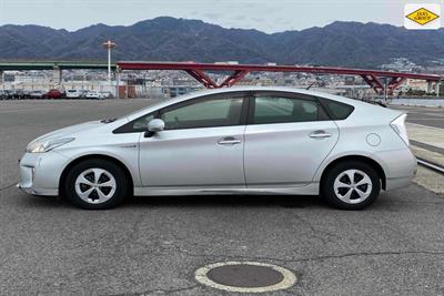 2013 Toyota Prius - Thumbnail