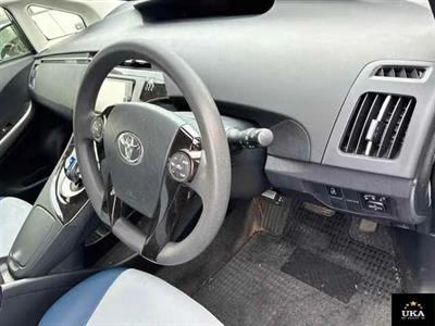 2013 Toyota Prius - Thumbnail