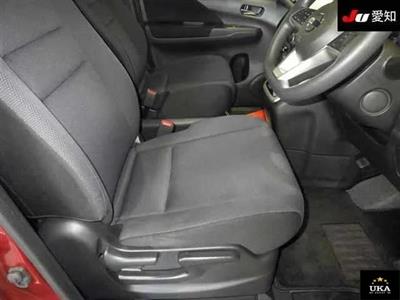 2018 Nissan Serena - Thumbnail